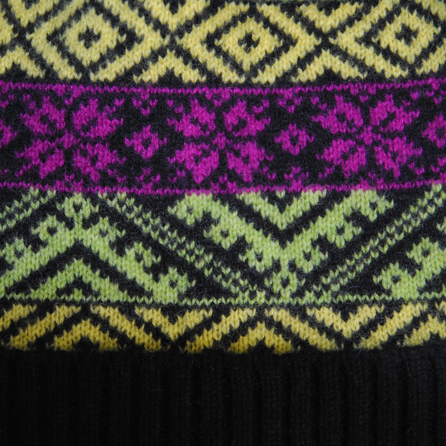 Cashmere Black Jaqcuard Beanie